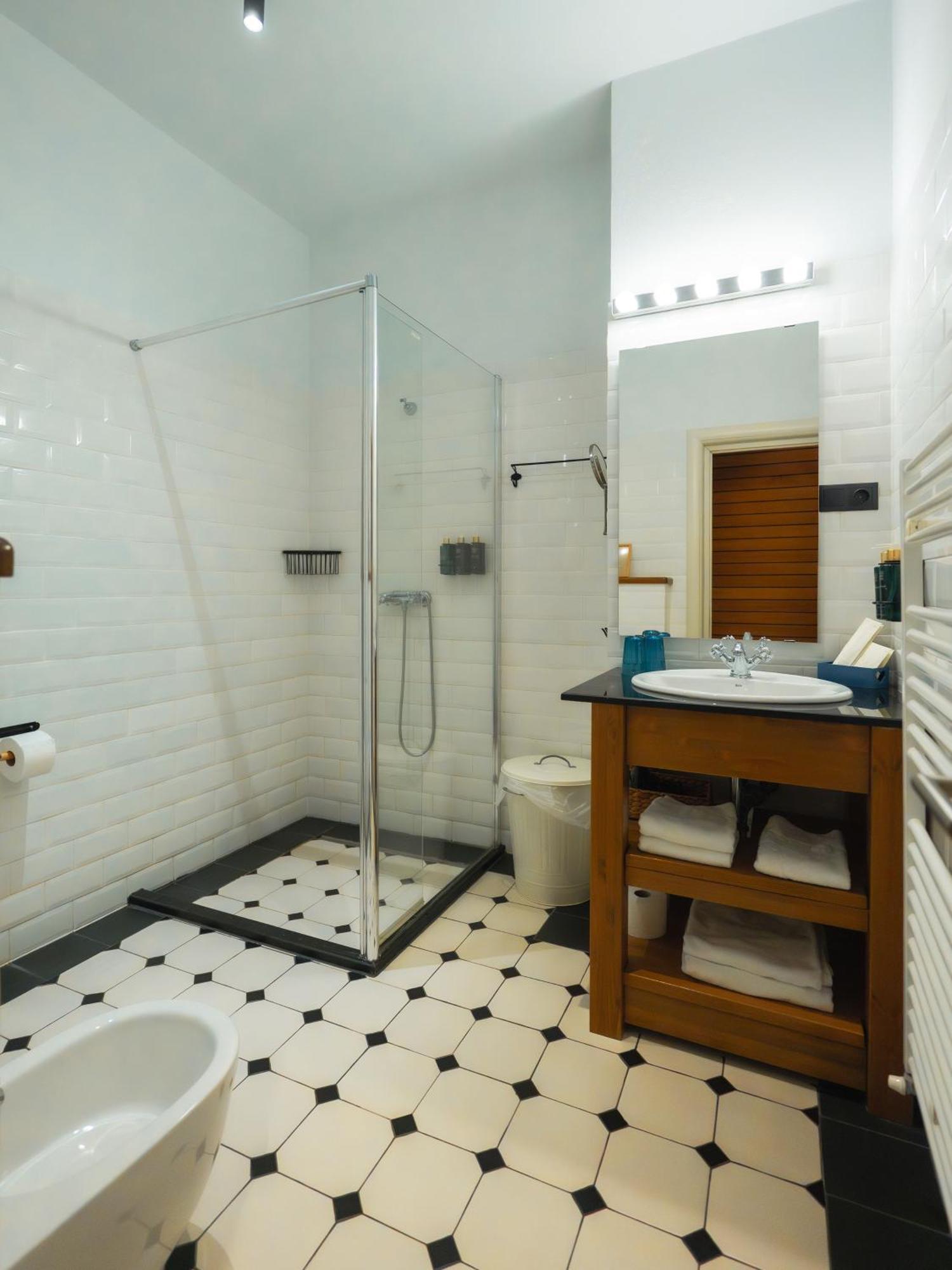 Kaban Boutique - 5Star Central Villa In วาตราดอร์เนย์ ภายนอก รูปภาพ